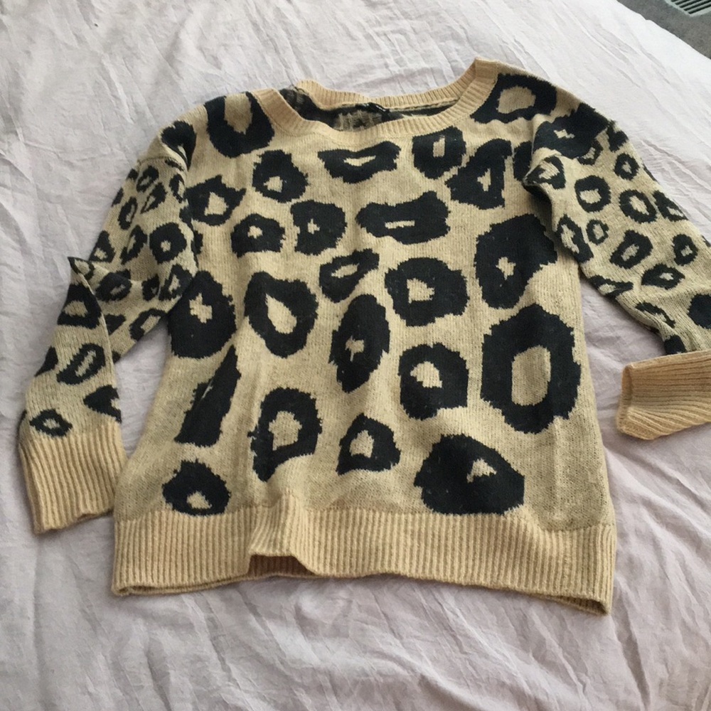 💕Leopard Express Sweater NWT - Picture 3 of 6